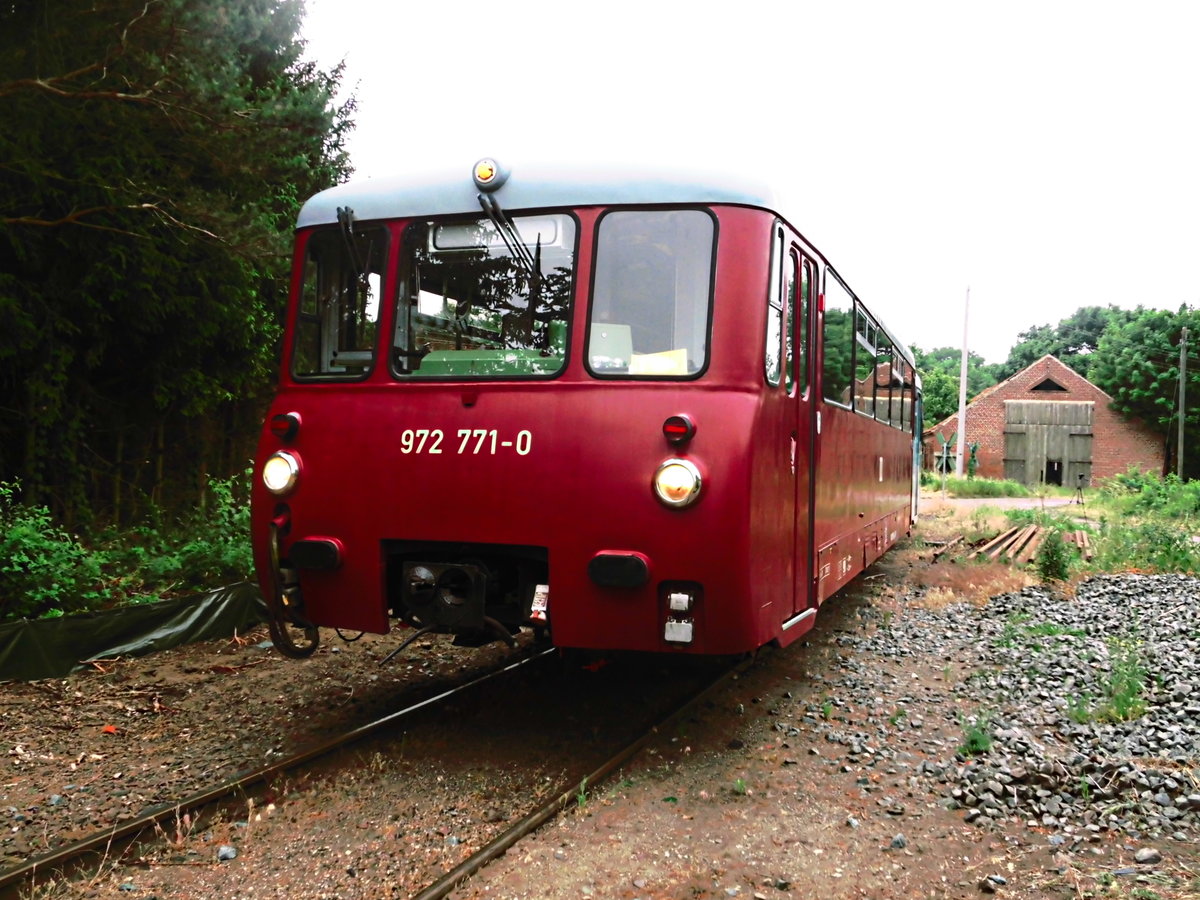 972 771 im Bahnhof Güsen (b Genthin) am 2.6.18