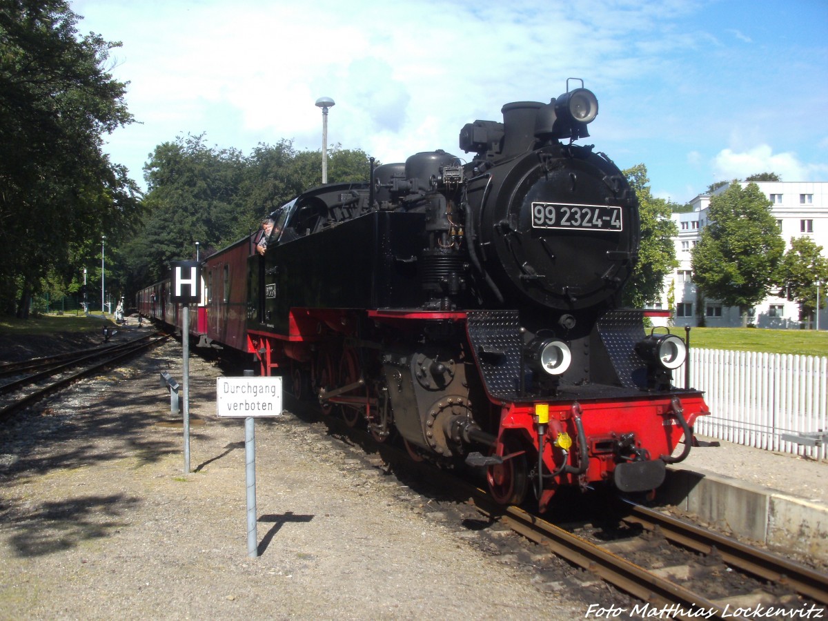 99 2324 der Mecklenburgischen Bderbahn  Molli  beim einfahren in den Bahnhof Heiligendamm am 13.7.14