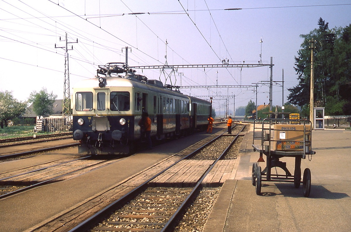 ABDe 4/4 161 der GFM im Juli 1983 im Bahnhof Fribourg