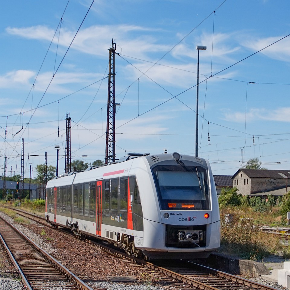 Abellio 1648 402 als RB 80580 von Naumburg (S) Ost nach Wangen (U), am 04.09.2019 bei der Ausfahrt in Naumburg (S) Hbf. (Foto: Sebastian Heilander)