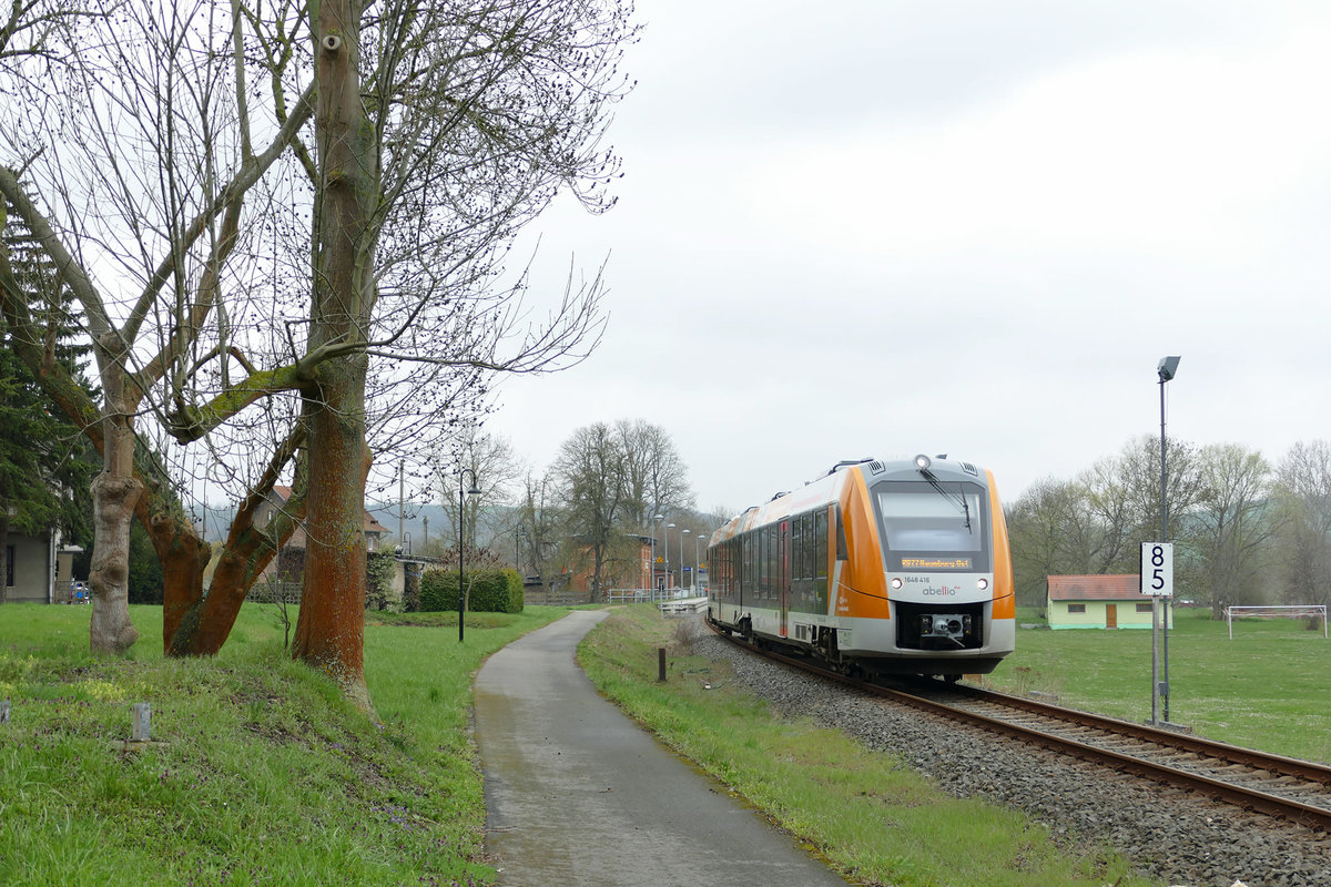 abellio 1648 416 mit  Mein_Takt Sachsen-Anhalt  Werbung, als RB 80553 von Wangen nach Naumburg Ost, am 19.04.2021 in Balgstädt. (Foto: Wolfgang Krolop)