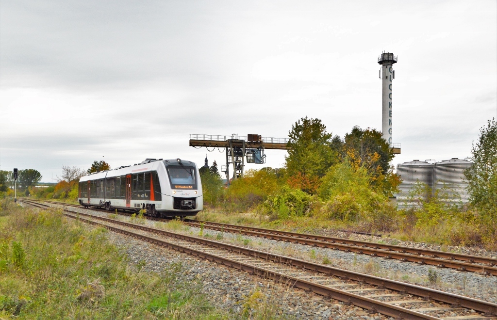 abellio 1648 431 als RB 80557 von Wangen nach Naumburg Ost, am 21.10.2020 bei der Ausfahrt in Laucha. (Foto: Thomas Fritzsche)