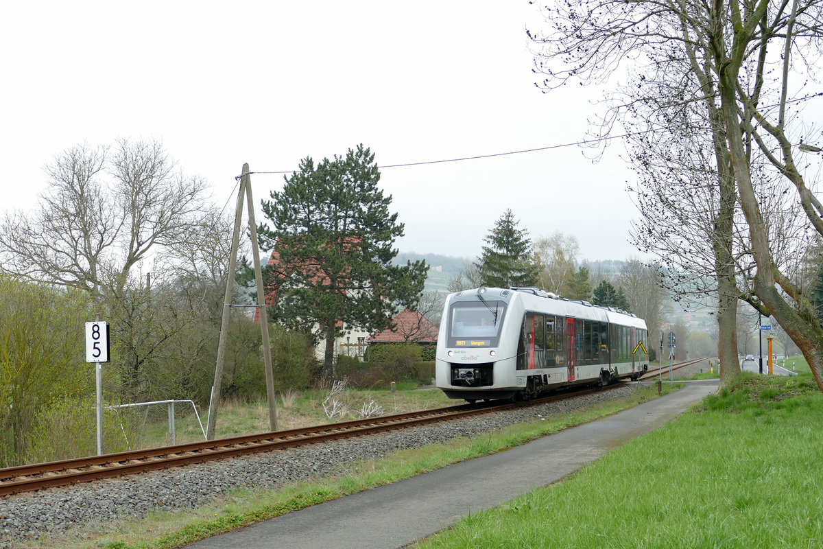 abellio 1648 954 als RB 80552 von Naumburg Ost nach Wangen, am 19.04.2021 in Balgstädt.
(Foto: Wolfgang Krolop)