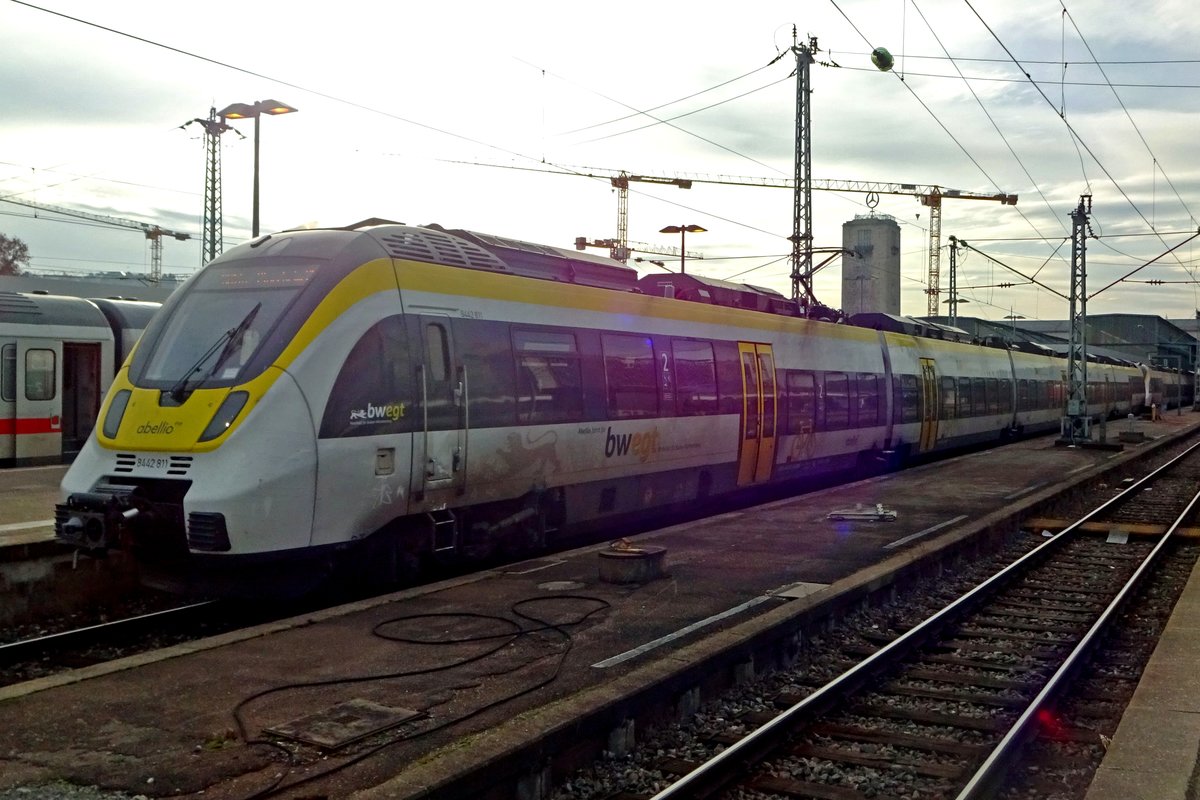 Abellio 3442 811 steht -in BaWü-Farben- am 3 januar 2020 in Stuttgart Hbf.