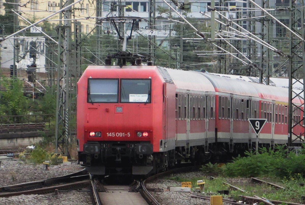 Abellio Ersatzzge gab es auch in 2020, wie WFL 145 091 mit N-Wagen beim Ausfahrt aus Stuttgart Hbf am 23 September 2020 sehen lasst.