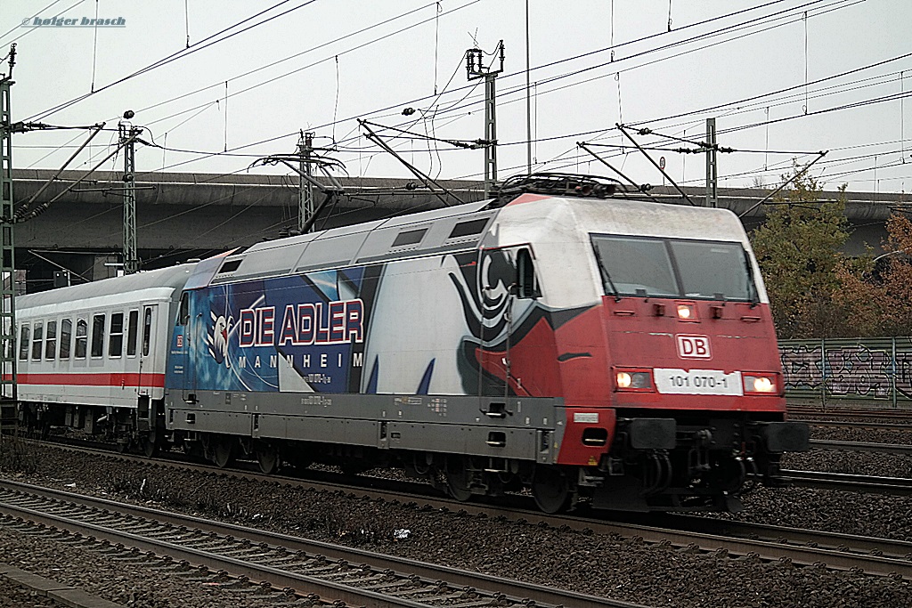 abfahrt der 101 070-1 mit einen IC vom bhf harburg am 22.11.13