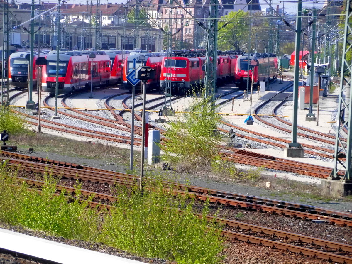 Abgestellte 111er, 648er und 642er in Nrnberg am 8.4.17