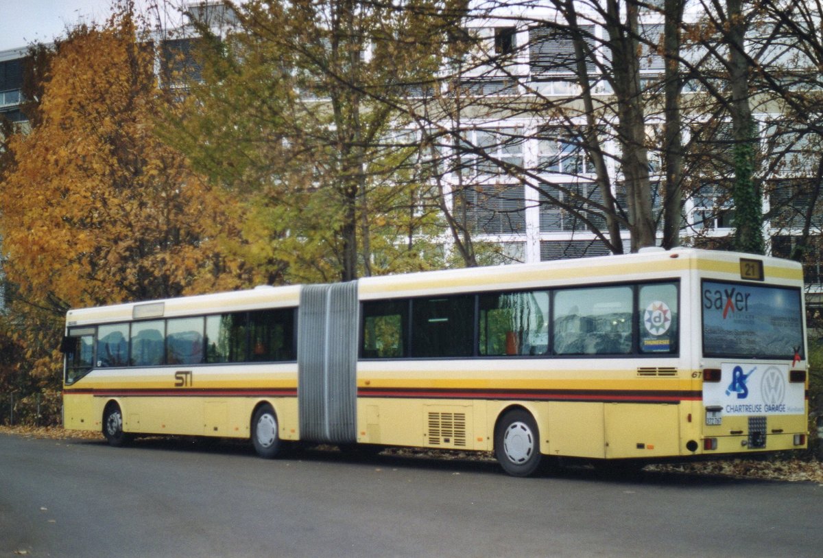 (AE 27) - Aus dem Archiv: STI Thun - Nr. 67/BE 372'767 - Mercedes am 10. November 2003 bei der Schifflndte Thun