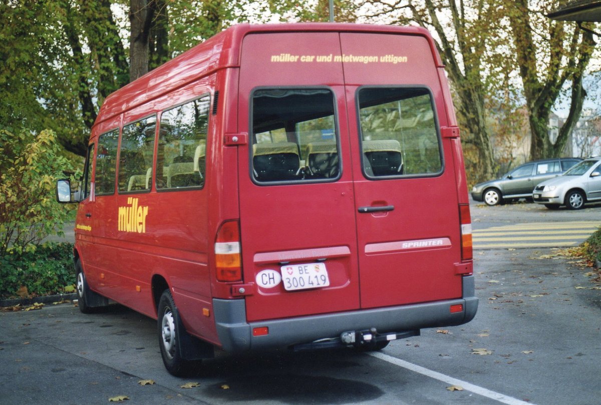 (AE 29) - Aus dem Archiv: Mller, Uttigen - BE 300'419 - Mercedes am 10. November 2003 Thun, Grabengut