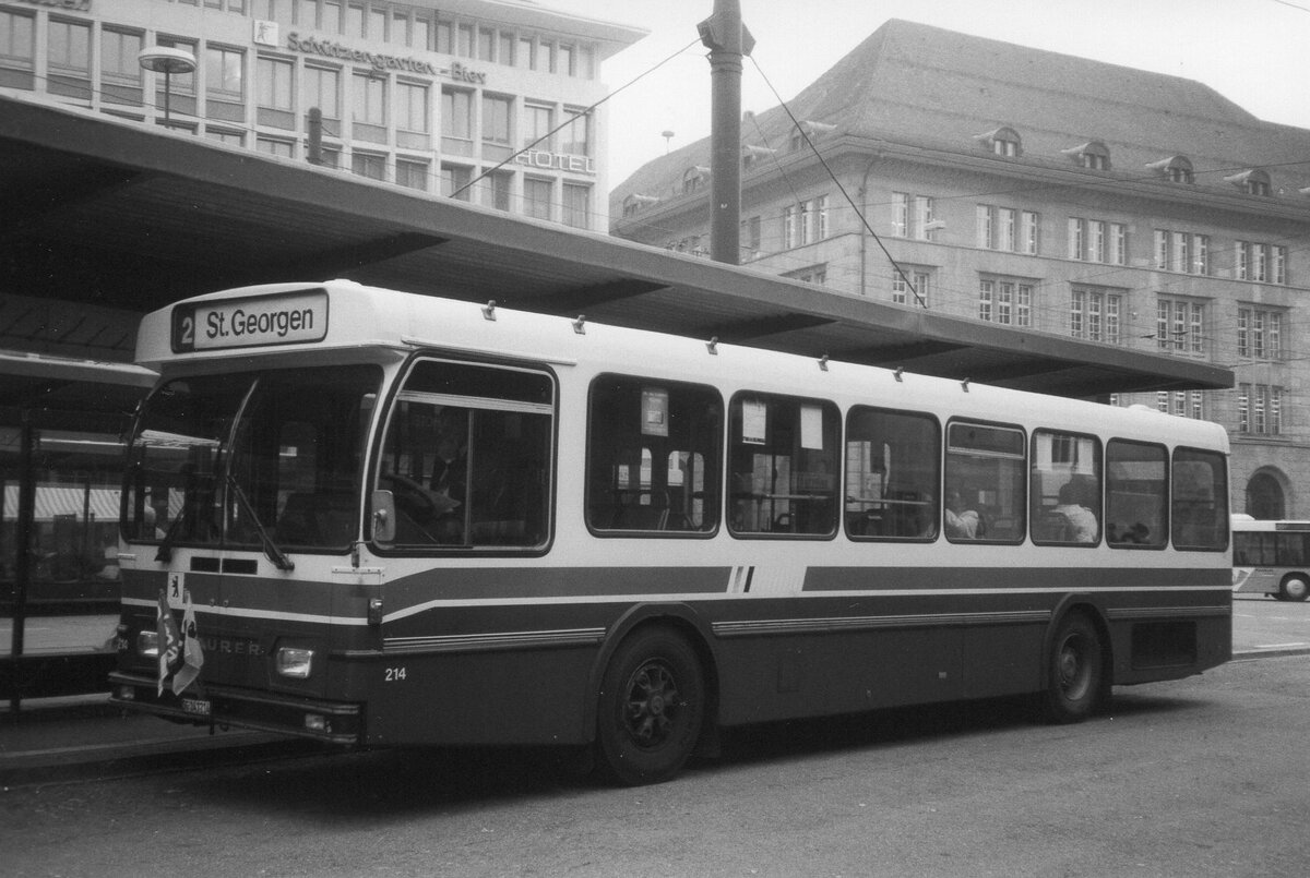 (AG 09) - Aus dem Archiv: VBSG St. Gallen - Nr. 214/SG 141'214 - Saurer/Hess am 18. Oktober 2005 beim Bahnhof St. Gallen