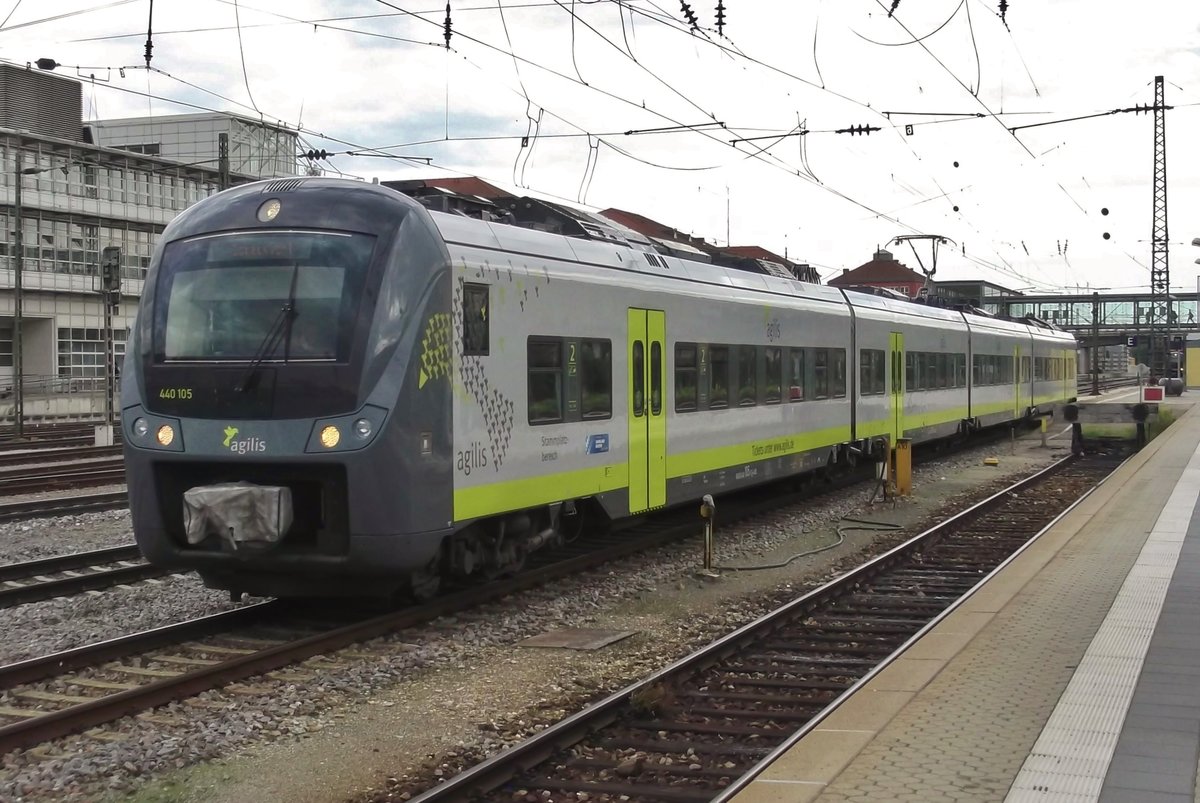 Agilis 440 405 verlässt Regensburg am 17 September 2015.