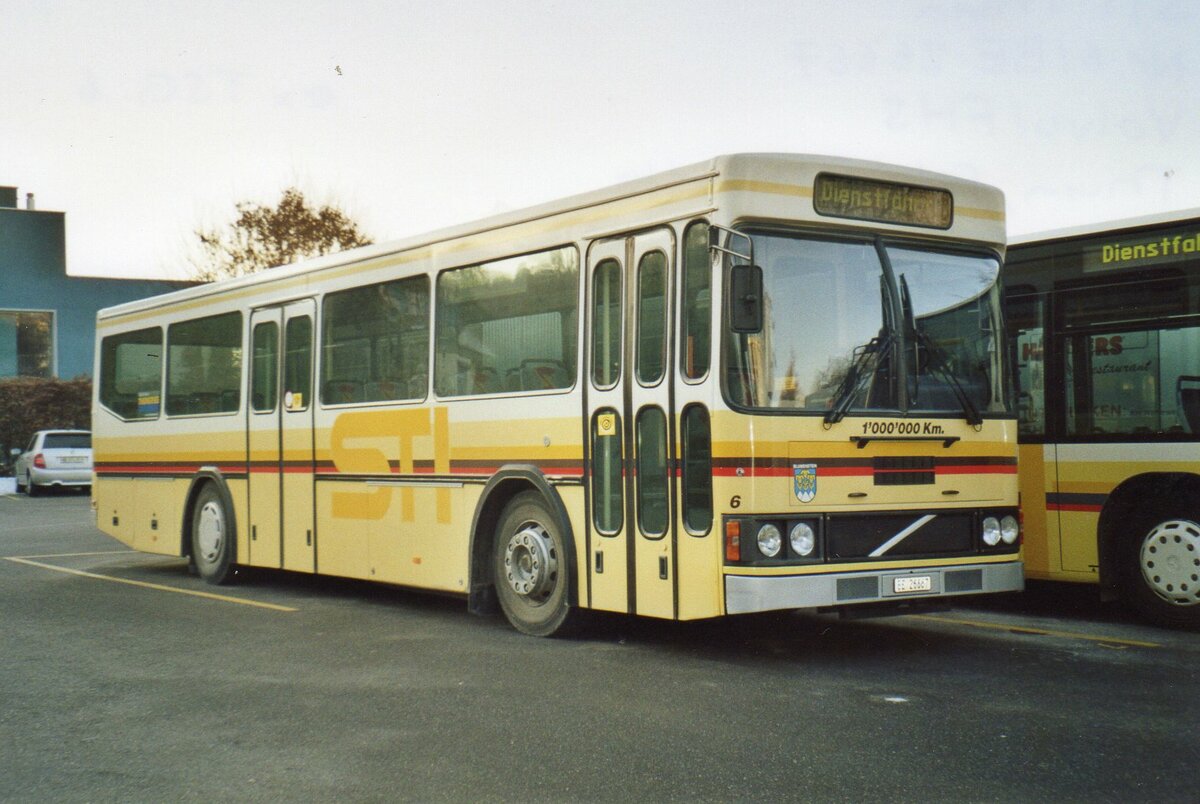 (AH 04) - Aus dem Archiv: STI Thun - Nr. 6/BE 26'667 - Volvo/FHS (ex TSG Blumenstein Nr. 6) am 13. Februar 2006 bei der Schifflndte Thun