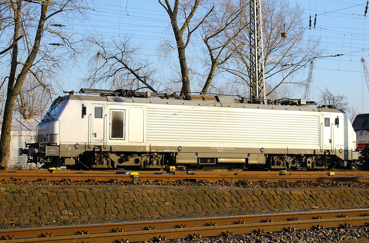 Akiem/CTL 37031(Prima EL4200-3U) registriert unter 9187 0037 031-8 F-AKIEM abgestellt in Hamburg Hohe Schaar. 06.02.2015