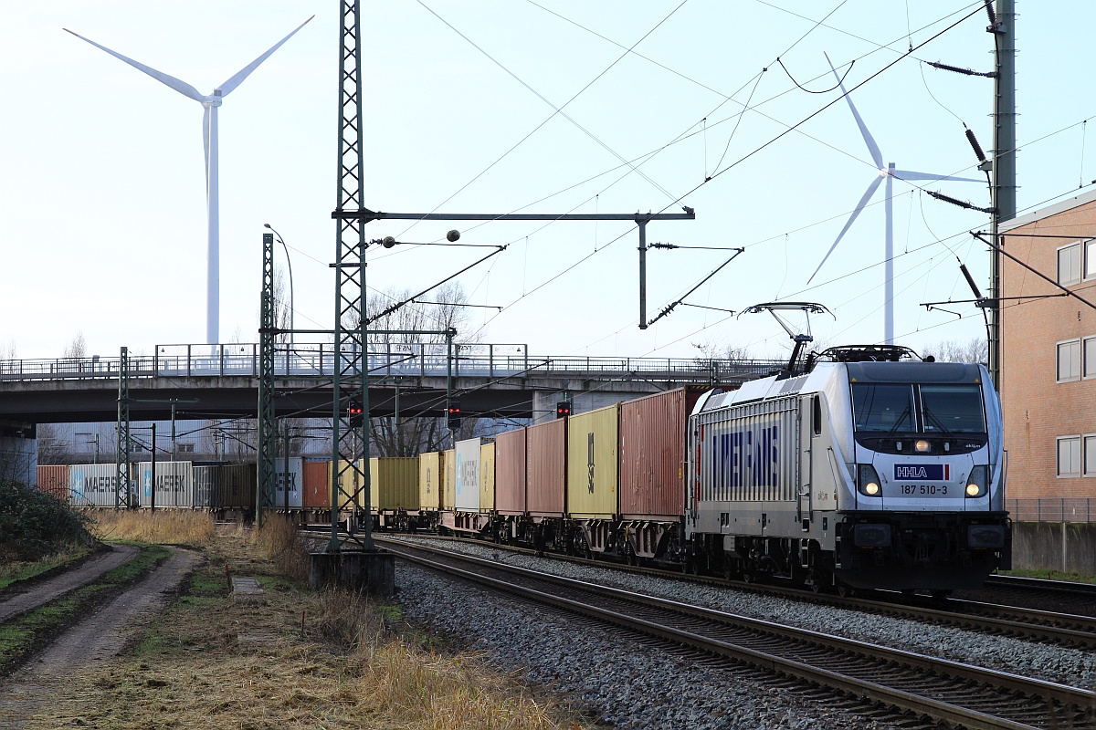 Akiem/HHLA 187 510-3 mit Containerzug Einfahrt Waltershof/Dradenau. 15.0.1.2022