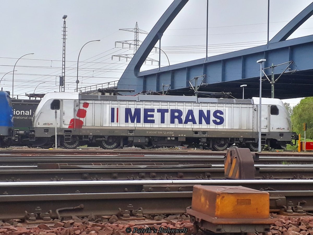 akiem/Metrans 187 508 abgestellt in Hamburg-Altenwerder am Hafenbahnhof Alte Sderelbe am 01.05.2019