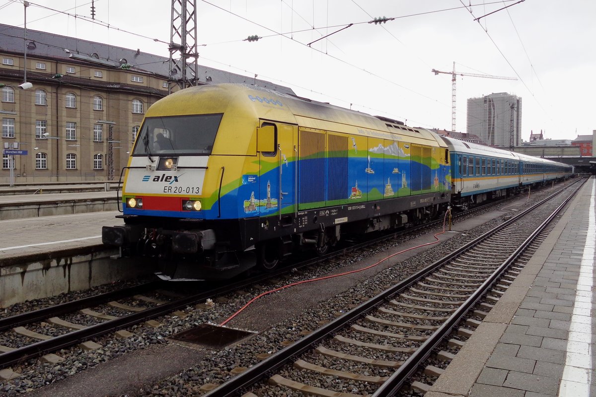 ALEX ER 20-013 steht am 2 Jänner 2018 in München Hbf. 