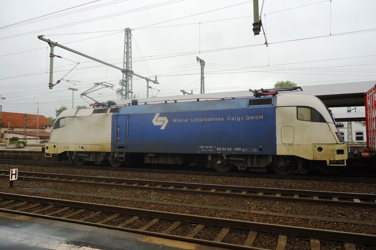 Alles anderes als schnes knnte Mann das Wetter am 1 Juni 2013 bezeichnen. Dies gilt jedocht nicht fr WLB U2-020, der am diesen Tag Fulda durchfuhr. Leider war die regen der Aufstoss zum beruchtigen Hochwasser in die Tale der Elbe und Saale.