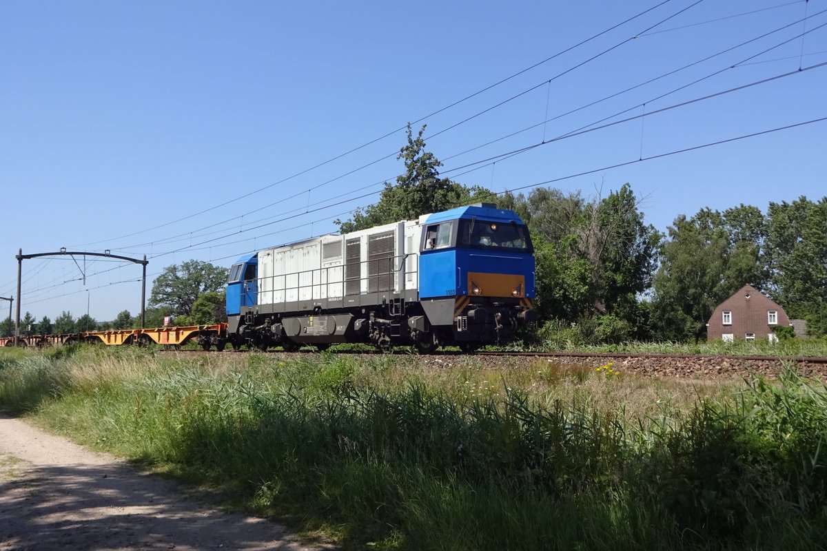 Alpha 1103 zieht ein Leerzug durch Oisterwijk am 28 Juni 2019.