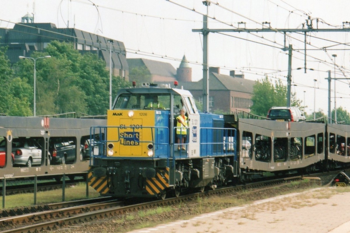 Alpha Trains 1201 war bis Ende 2004 in Dienst bei der dass jahr in die Pleite gegangene ShortLines; hier am 18 Juli 2004 in 's Hertogenbosch fotografiert.