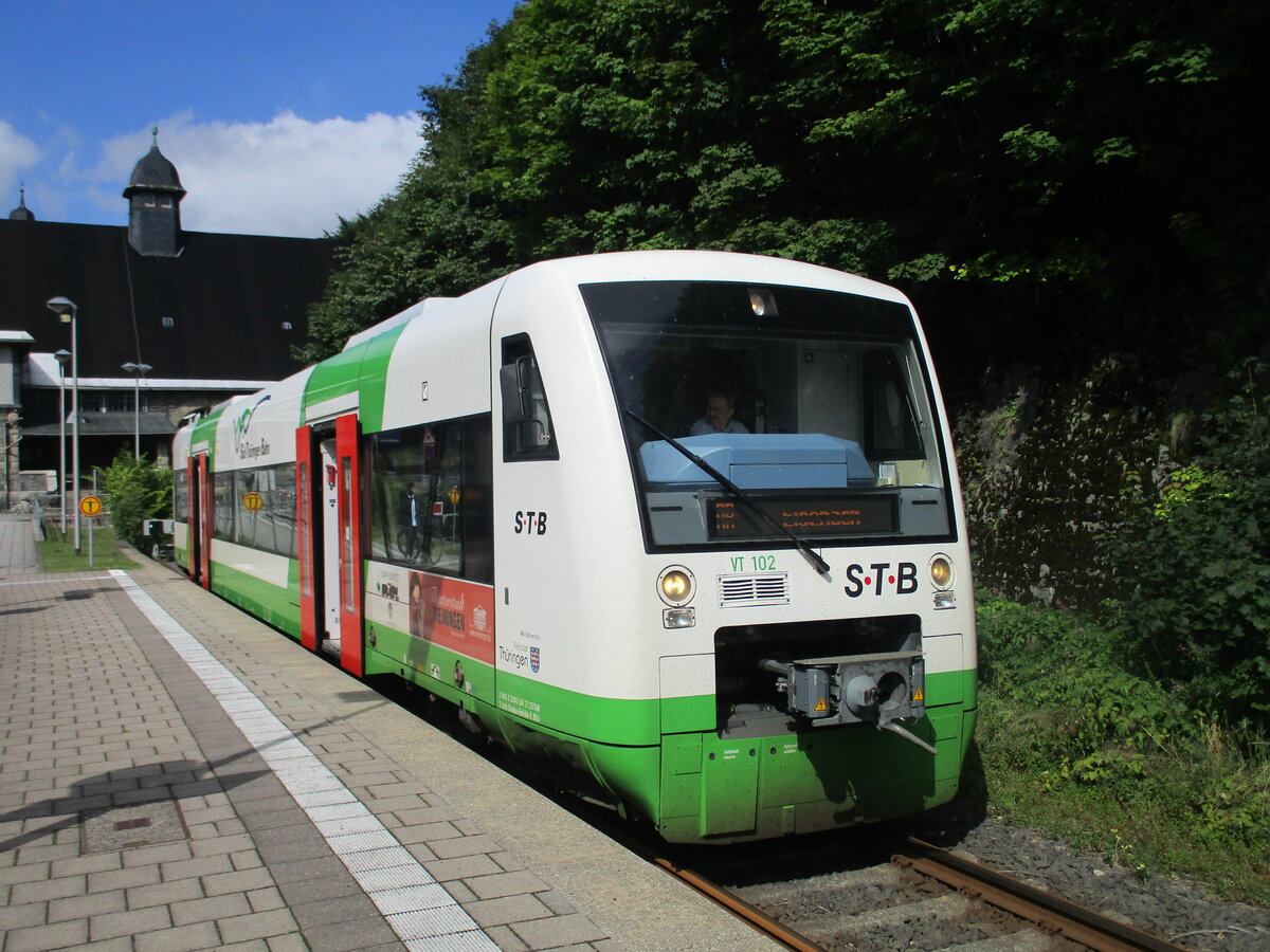 Als RB Neuhaus am Rennweg-Eisenach stand,am 01.September 2021,der STB VT 102 in Lauscha.