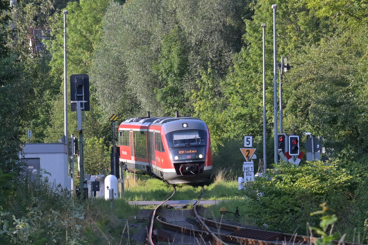 Als RB84 von Walldrn nach Seckach kommt der 642 169 in Bdigheim eingefahren am Sonntagabend den 28.Juli 2024.