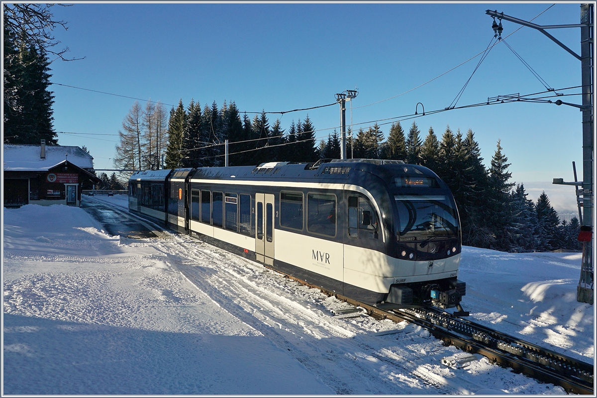 Als Testzug ist der ABeh 2/6 7501  La Chiesaz St-Légeier  auf dem Les Pléiades unterwegs.

10. Jan. 2019