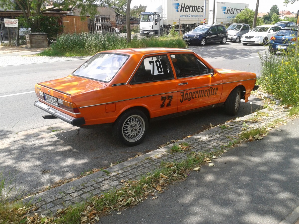 Alter Audi 80 mit Schnapswerbung 22.06.2013 Bamberg