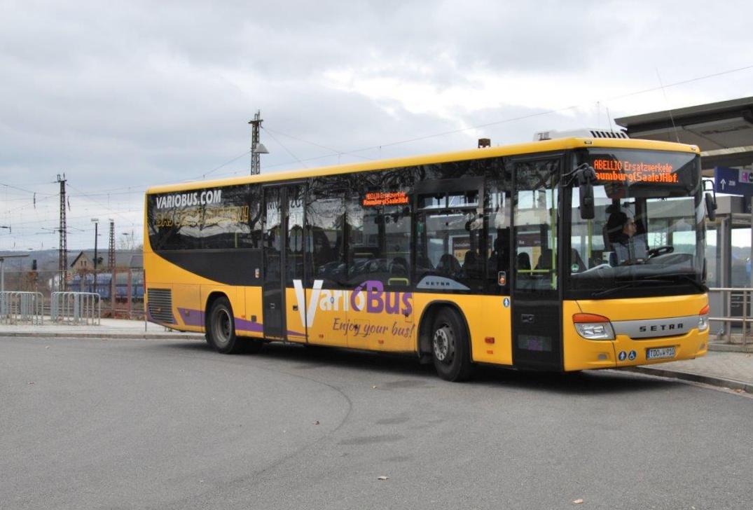 Am 01.03.2019 herrschte wegen Personalmangen bei Abellio Rail Mitteldeutschland noch Schienenersatzverkehr auf der Unstrutbahn. U.a. verkehrte dieser VarioBus im Auftag von Abellio zwischen Naumburg und Wangen. (Foto: Mario Fliege)