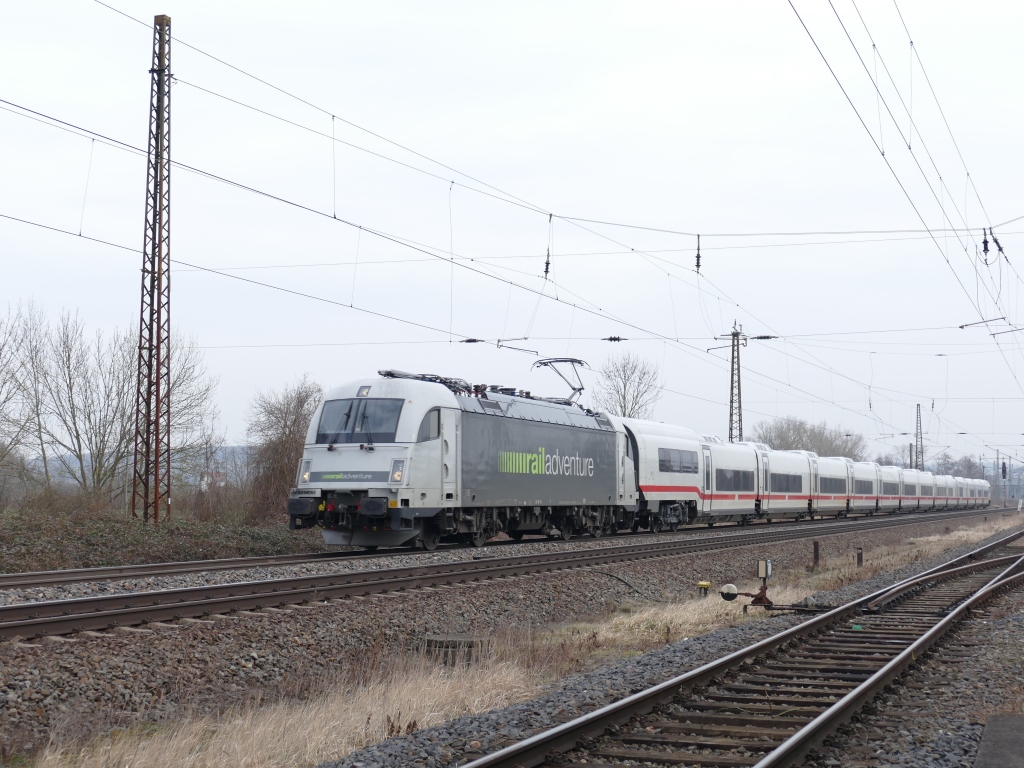 Am 01.03.2024 war die Railadventure 183 500 in Naumburg (S) mit einem ICE-L von Leipzig nach Treuchtlingen unterwegs. Der neue ICE-L ist ein lokbespannter Wendezug der DB Fernverkehr AG f�r den Intercity-Express-Verkehr (ICE). Noch befindet sich dieser Zug in der Erprobung. 
