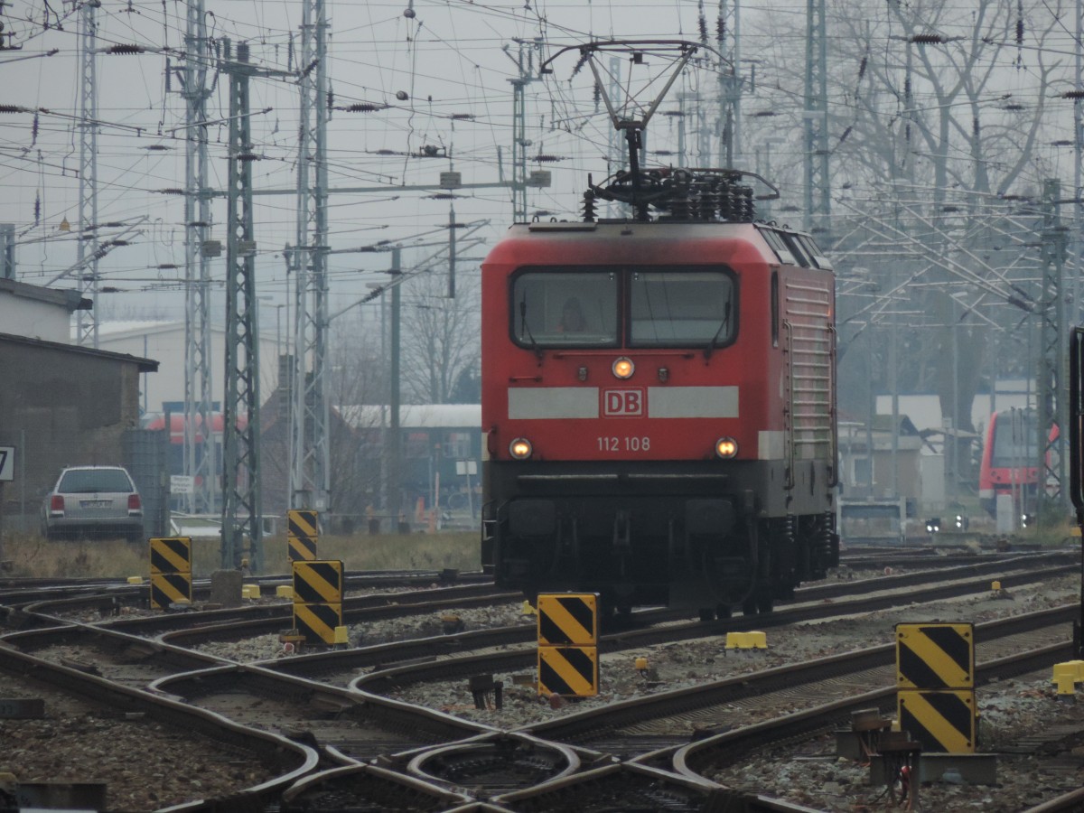 Am 02.01.2016 stand die 112 108 kurz vorm Rostocker Hbf