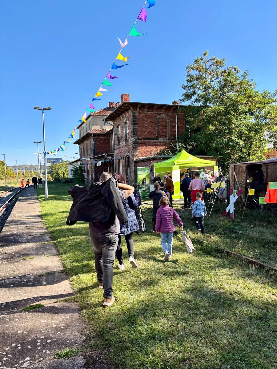 Am 03.10.2025 wurde in Ro�leben das 20. Unstrutbahnfest und das 20-j�hrige Bestehen der IG Unstrutbahn e.V. gefeiert. (Foto: Philipp Spannemann)