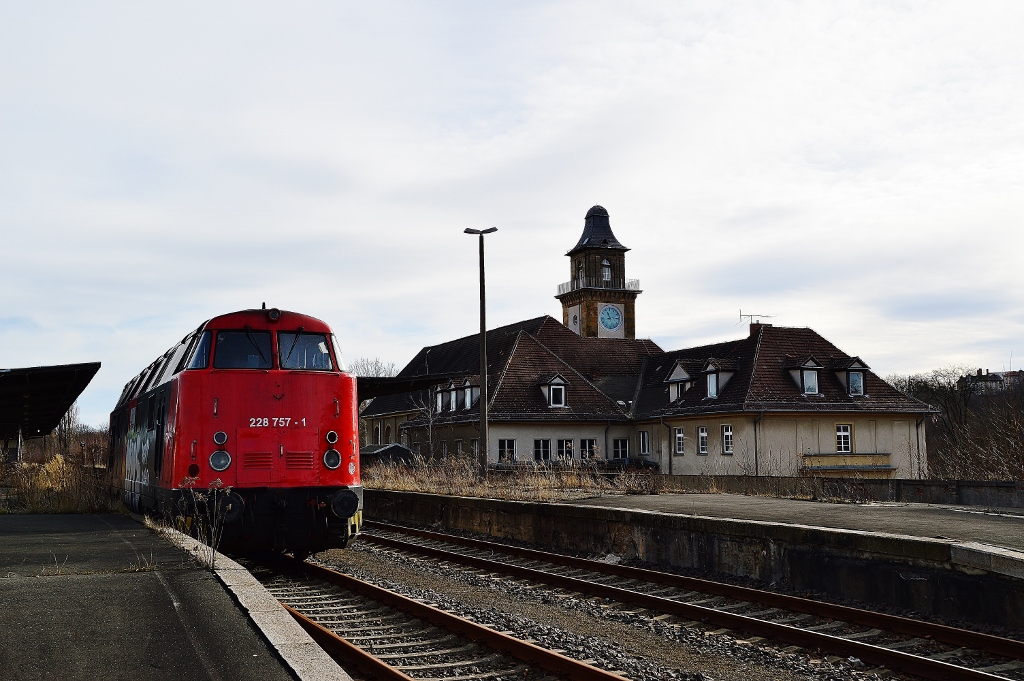 Am 08.02.2014 war die EBS 228 757-1 in Zeitz abgestellt. Die  Babelsbergerin  ist leider beschmiert, daher nur dieses Bild.