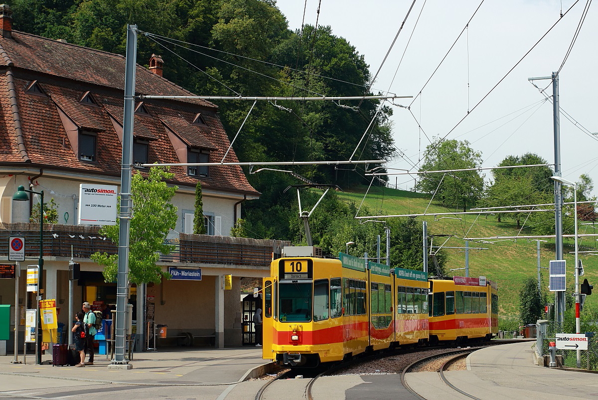 Am 08.08.2015 steht Be 4/8 217 mit einem Be 4/6 abfahrbereit nach Dornach in Flh. Aufgrund von Bauarbeiten endeten die Zge in Flh und wendeten ber die dortige Schleife.