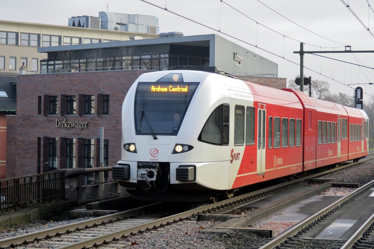 Am 1 Dezember 2017 treft Arriva 373 in Arnhem-Velperpoort ein.