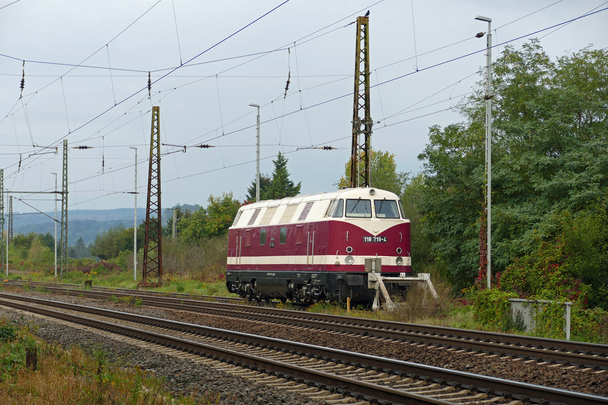 Am 10.10.2020 pausierte die EBS 118 719-4 in Naumburg Hbf. (Foto: Wolfgang Krolop)