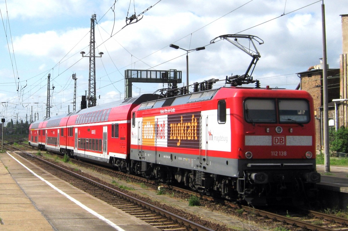 Am 12 Mai 2012 verlsst 112 138 Magdeburg Hbf. 