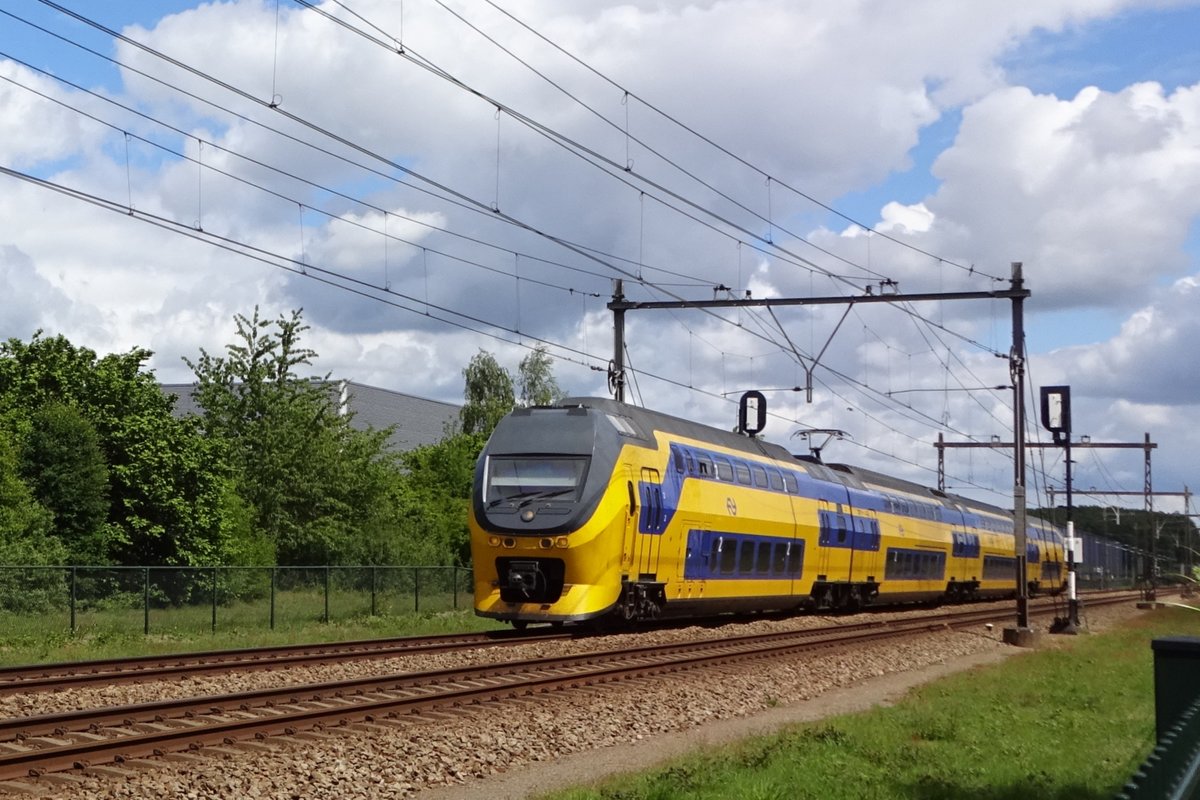 Am 12 Mai 2019 durcheilt NS 9567 Alverna.