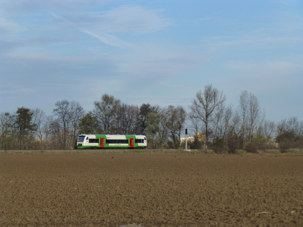 Am 12.11. fahrt dieser EB-RS durch die novemberlichen Felder zwischen Kühnhausen und Elxleben auf seinem Weg nach Kassel-Wilhelmshöhe.