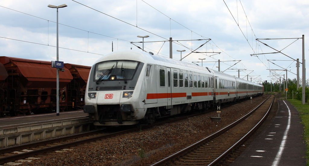 Am 16.05.2014 wurde der IC 2354 (Berlin Gesundbrunnen - K�ln Hbf) �ber Artern umgeleitet. (Foto: Michael Rathmann)