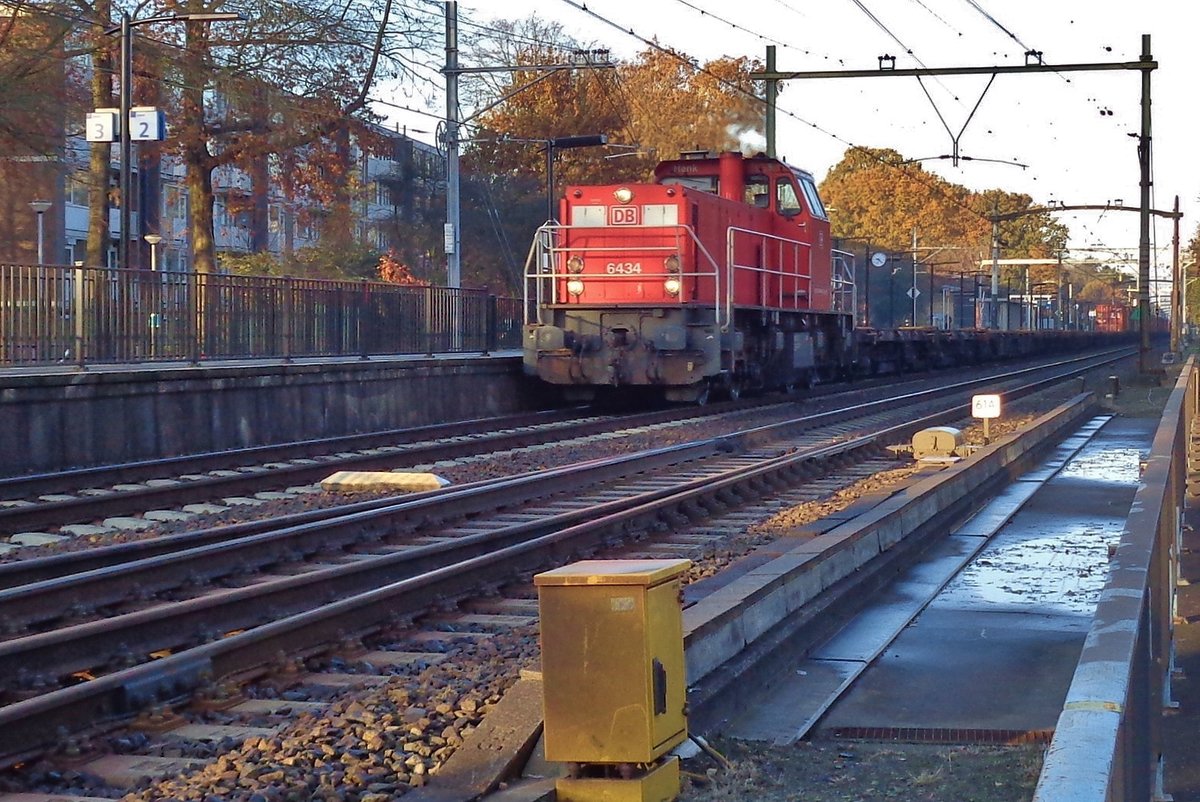 Am 17 November 2018 durcheilt ein KLV Tilburg-Universiteit mit 6434 an der Spitze.