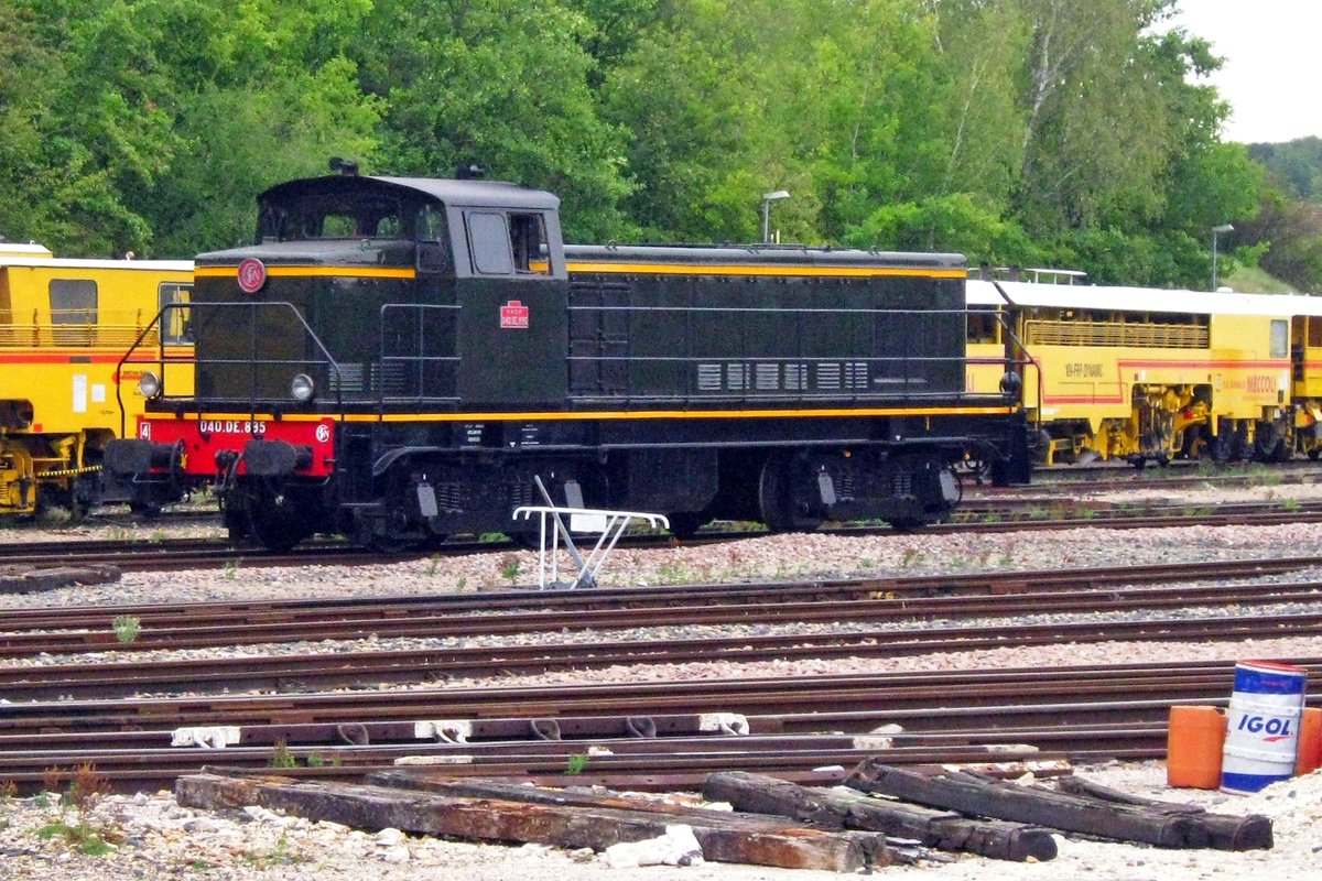 Am 17 September 2011 steht 040DE-895 in Longueville.