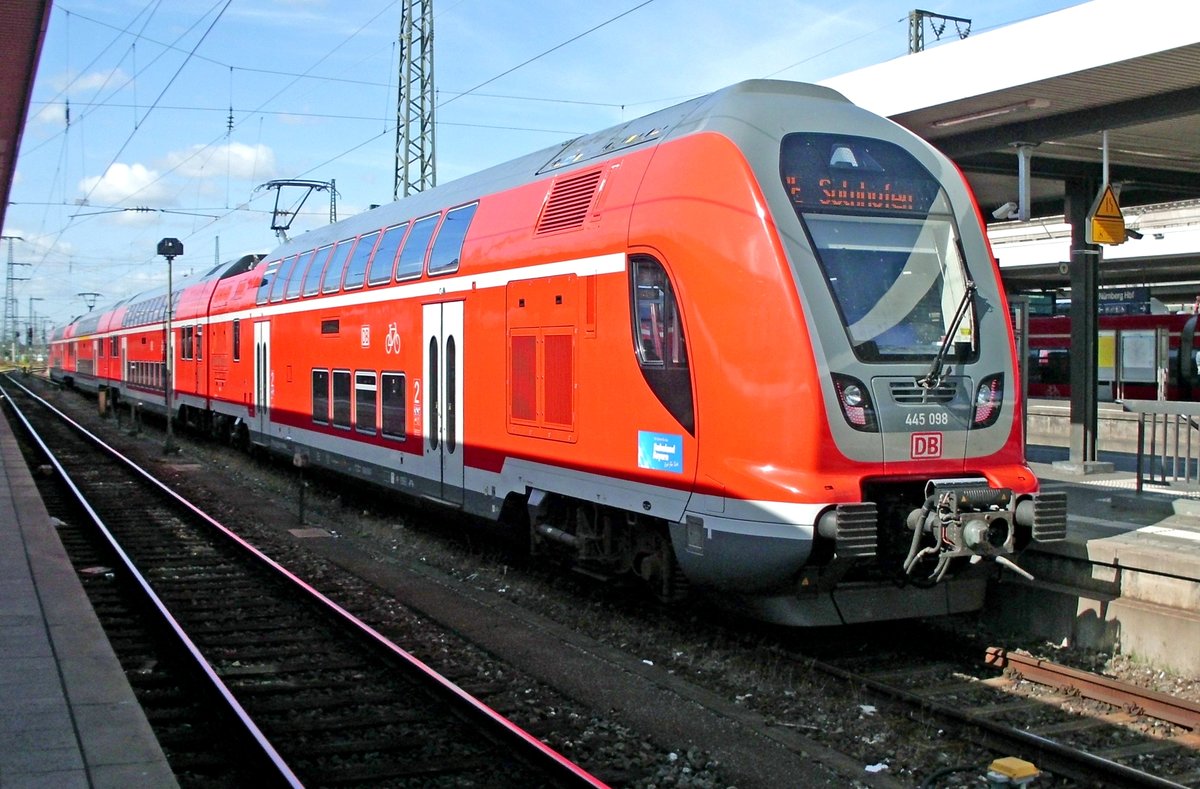 Am 17 September 2019 steht 445 098 in Nürnberg Hbf.