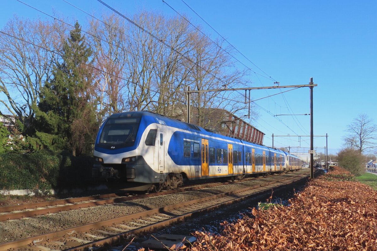 Am 18 Januar 2024 verlasst NS 2221 Wijchen als RB nach Dordrecht.