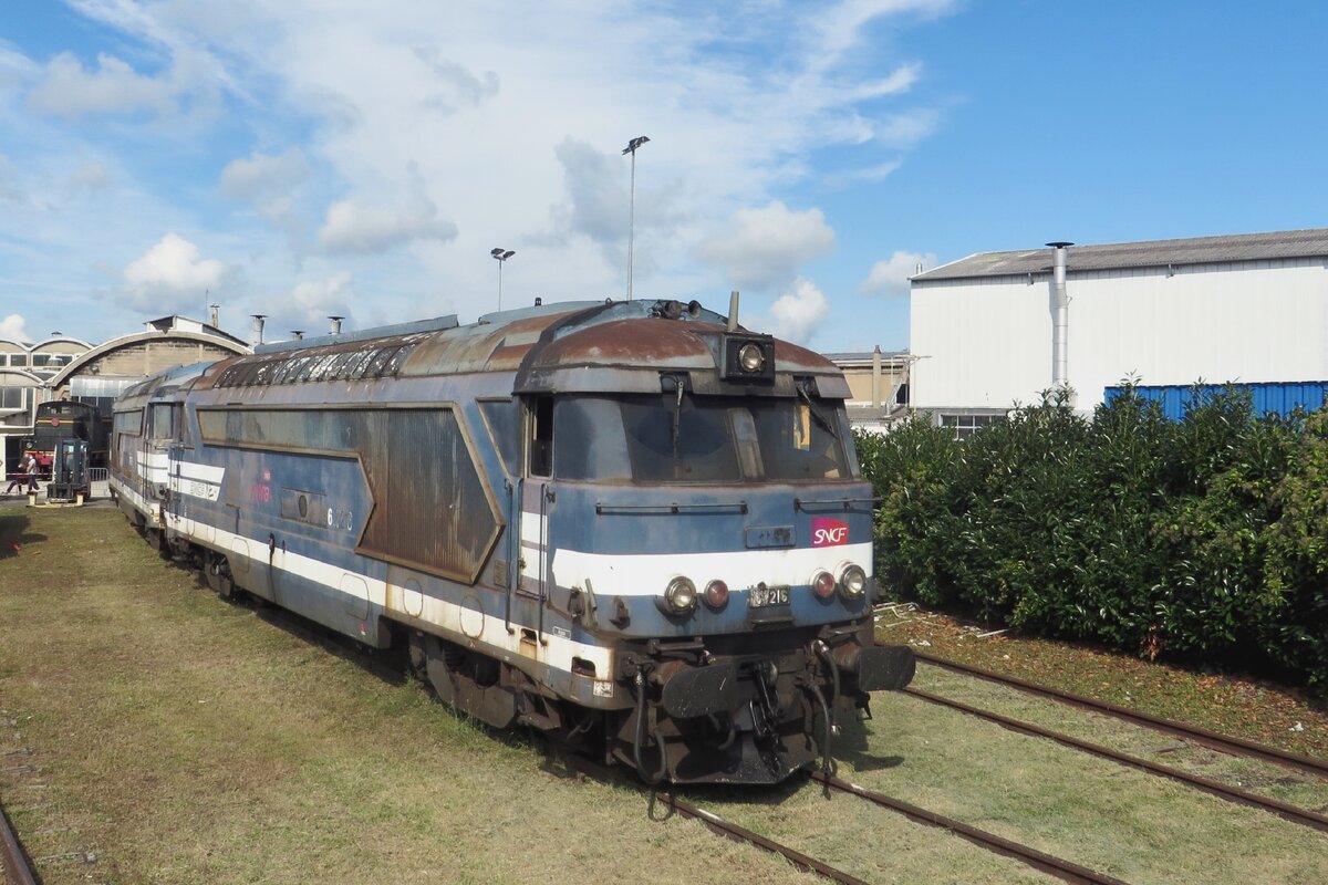 Am 18 September 2021 war es Offener Wochenend bei das Technicentre Nevers, wo 67216 fotografiert wurde.