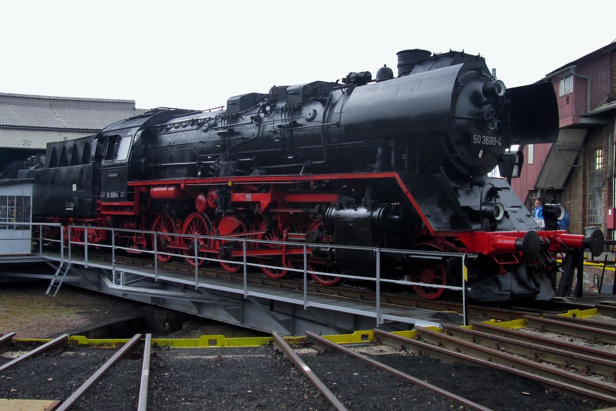 Am 19 September 2015 steht 50 3688 auf die Drehscheibe ins Bw Arnstadt. 