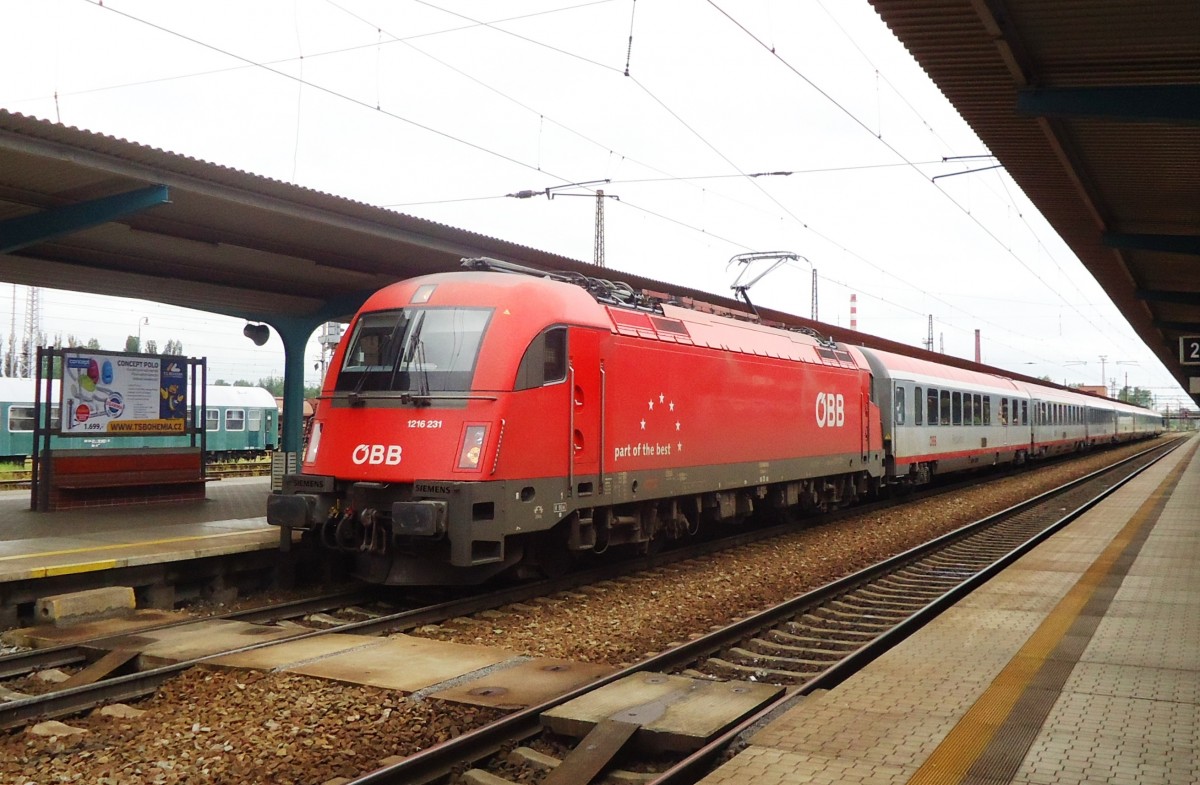 Am 2 Juni 2013 steht ÖBB 1216 231 in Pardubice hl.n. kaum bevor das Hochwasser drei Tage später alles lahmlegte.