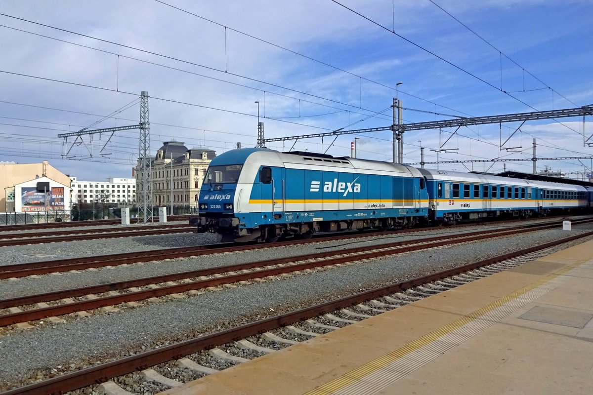 Am 21 Februar 2020 verlsst ALEX 223 065 Plzen hl.n. mit ein Schnellzug richtung Mnchen Hbf.