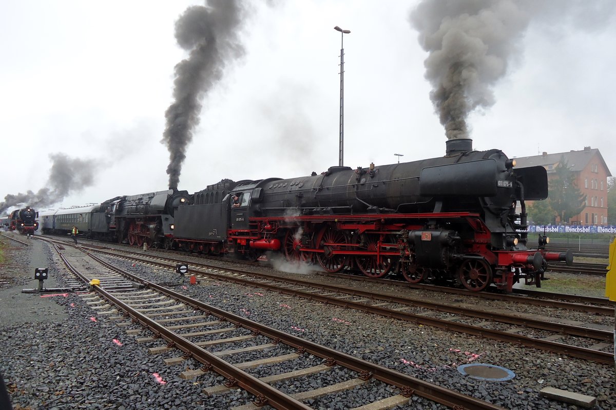 Am 21 September 2014 war es leider schlechtes Wetter ins DDM wann 011 075 ein Sonderzug richtung Marktschorgast zog.