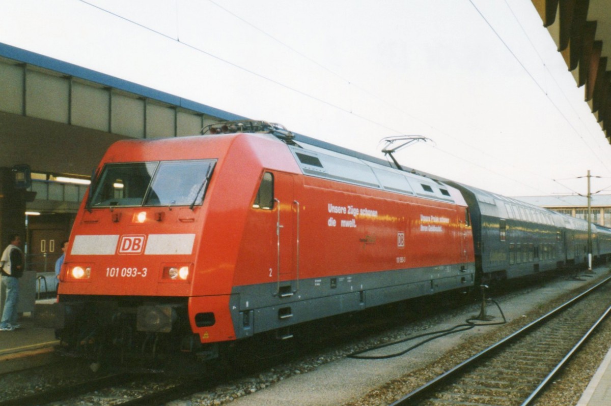 Am 22 Mai 2004 stand 101 093 mit CNL nach Hamburg-Altona in Wien West. 