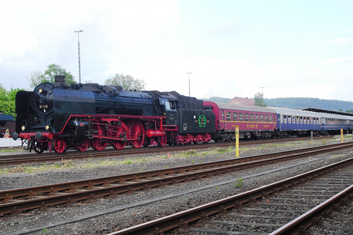 Am 22 Mai 2010 steht 01 118 -mit 75 Jahreskranz- ins DDM in Neuenmarkt-Wirsberg.